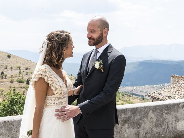 Il matrimonio di Alessandro e Simona a Calascio, L&apos;Aquila 15