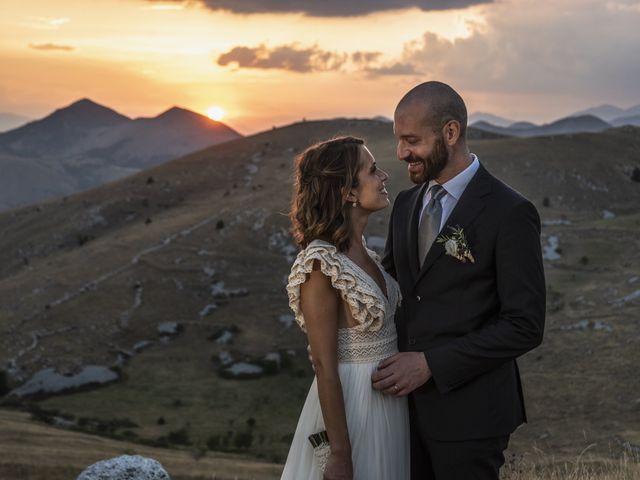 Il matrimonio di Alessandro e Simona a Calascio, L&apos;Aquila 37