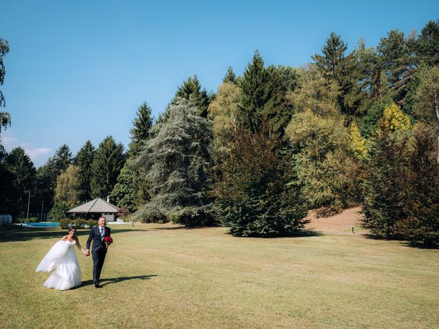 Il matrimonio di Matteo e Debora a Besozzo, Varese 68