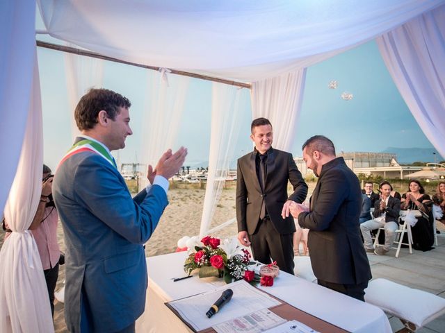 Il matrimonio di Fabrizio e Sergio a Viareggio, Lucca 48