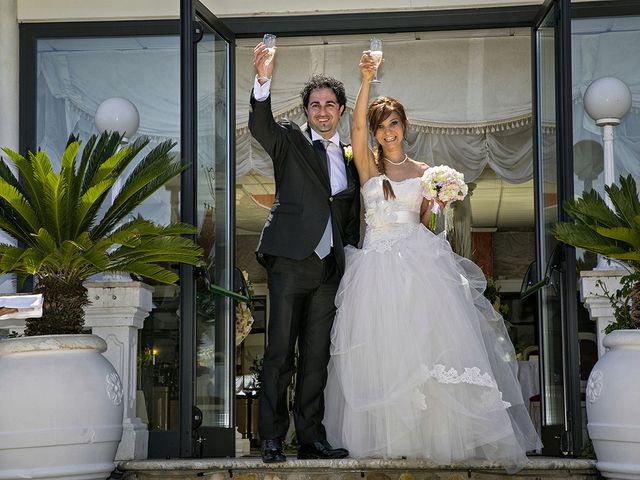 Il matrimonio di Massimo e Roberta a Cupra Marittima, Ascoli Piceno 32