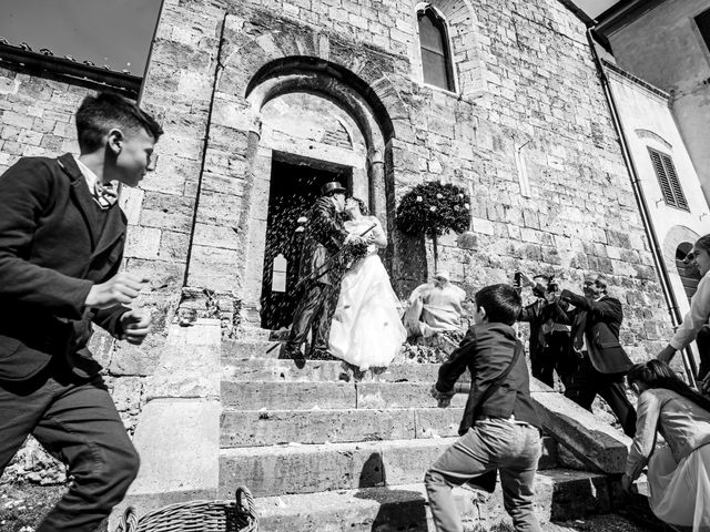 Il matrimonio di Juri e Carlotta a Magliano in Toscana, Grosseto 53