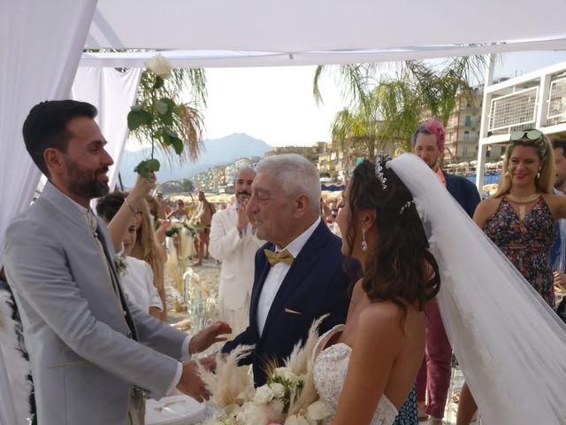 Il matrimonio di Enrico e Veronica  a Vietri sul Mare, Salerno 19