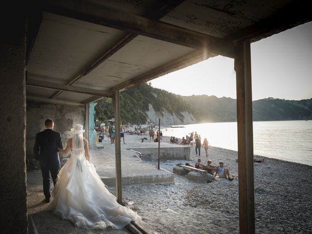 Il matrimonio di Lorenzo e Erika a Ancona, Ancona 21