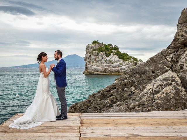 Il matrimonio di Mario e Marilena a Vico Equense, Napoli 15