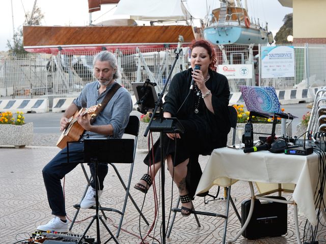 Il matrimonio di Elena e David a Piombino, Livorno 36