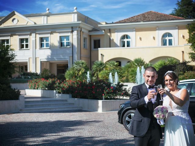 Il matrimonio di Francesco e Sabrina a Villa di Briano, Caserta 14