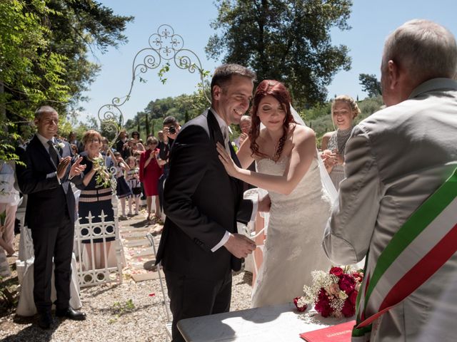 Il matrimonio di Emiliano e Paola a Buti, Pisa 15