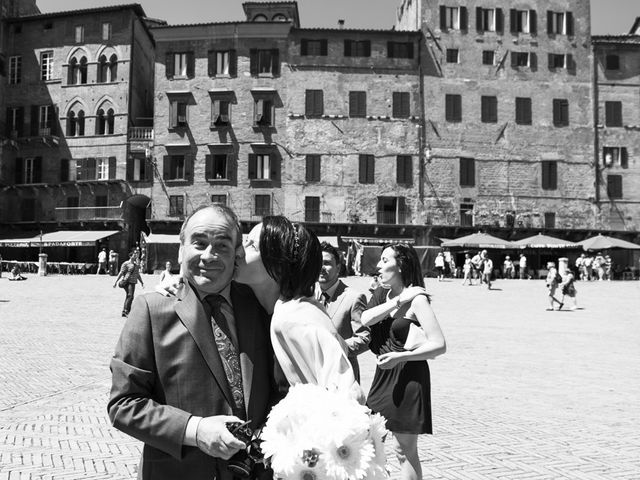 Il matrimonio di Mirco e Amanda a Siena, Siena 33