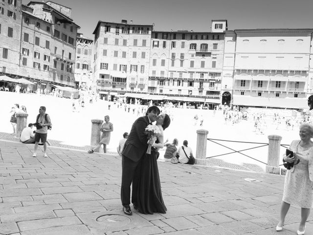 Il matrimonio di Mirco e Amanda a Siena, Siena 40