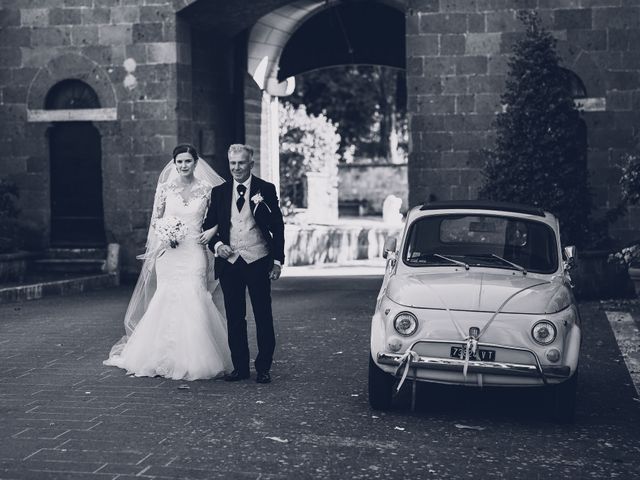 Il matrimonio di Giovanni e Laura a Pitigliano, Grosseto 54