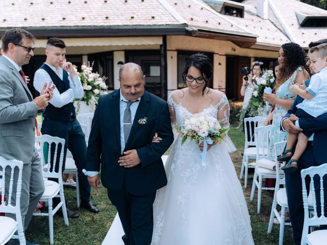 Il matrimonio di Teo e Stefania a Besozzo, Varese 27