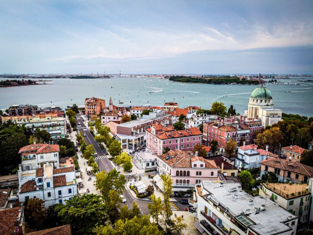 Il matrimonio di Davide e Luana a Lido di Venezia, Venezia 82