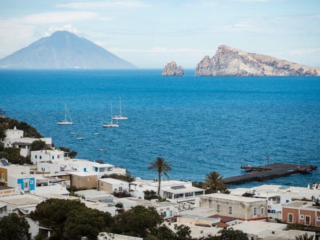 Il matrimonio di Zoe e Matt a Panarea, Messina 3