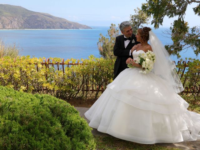 Il matrimonio di Osman e Mariasilvia  a Camerota, Salerno 33