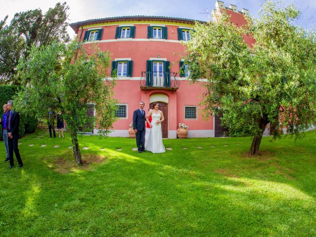 Il matrimonio di Davide e Silvia a Castelnuovo di Garfagnana, Lucca 25