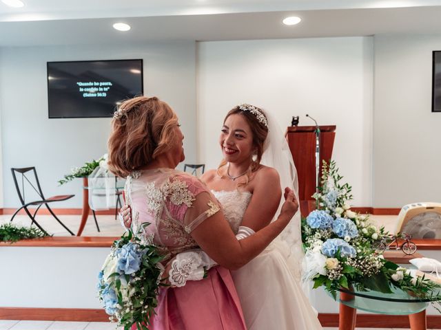 Il matrimonio di Luca e Montserrath a Belluno, Belluno 24