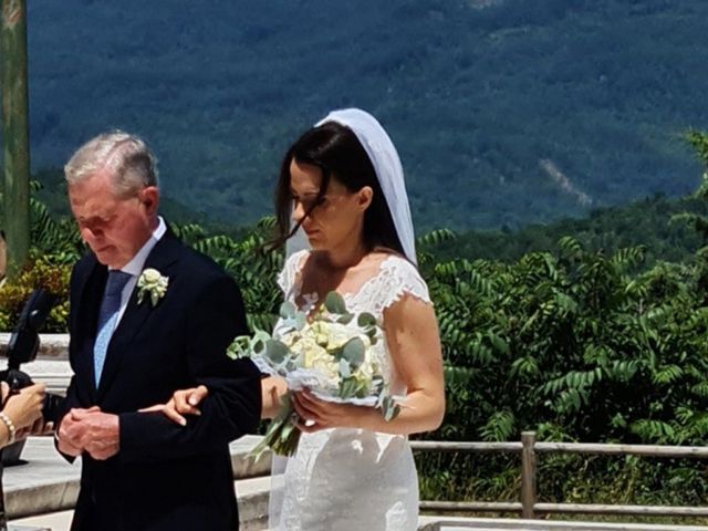 Il matrimonio di Luca Maria  e Maria Cristina a Castelpetroso, Isernia 5