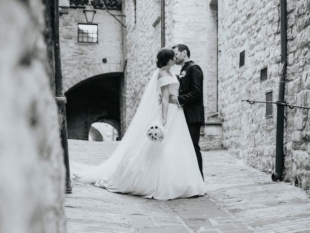 Il matrimonio di Marco e Gabriella a Fossato di Vico, Perugia 28