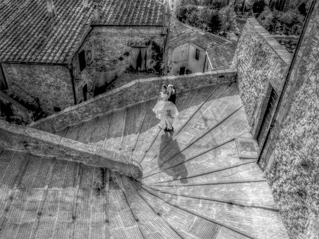 Il matrimonio di Chris e Valeria a Campiglia Marittima, Livorno 35