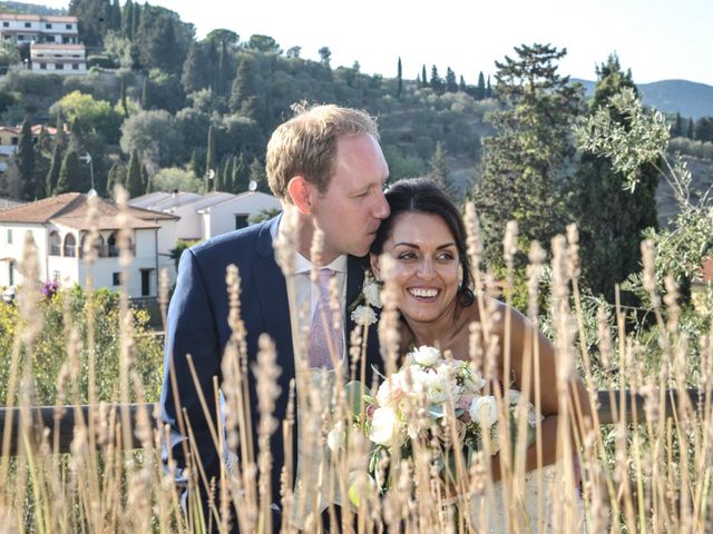 Il matrimonio di Chris e Valeria a Campiglia Marittima, Livorno 37