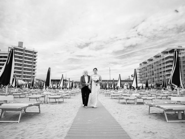 Il matrimonio di Alexander e Nina a Jesolo, Venezia 74