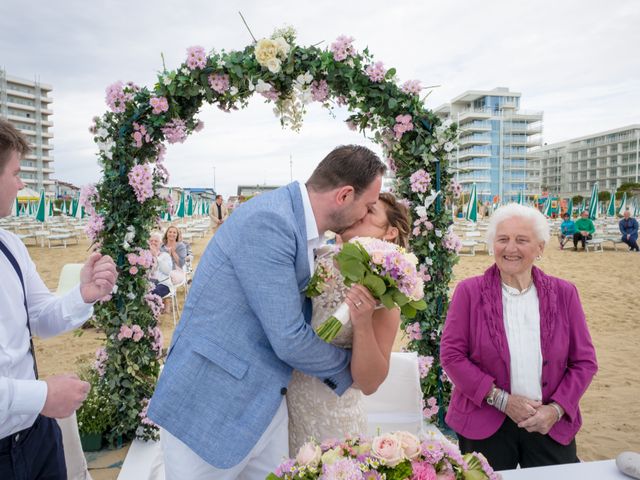 Il matrimonio di Alexander e Nina a Jesolo, Venezia 83