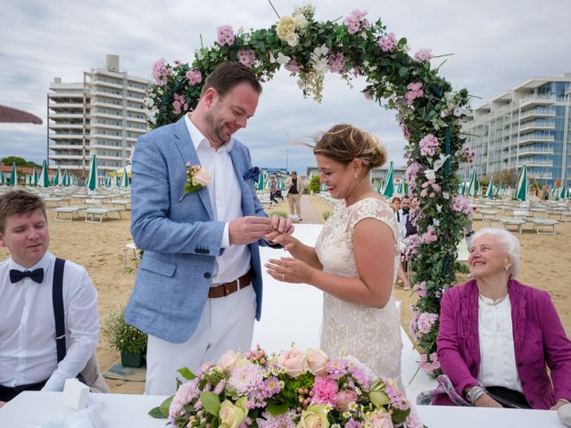 Il matrimonio di Alexander e Nina a Jesolo, Venezia 89