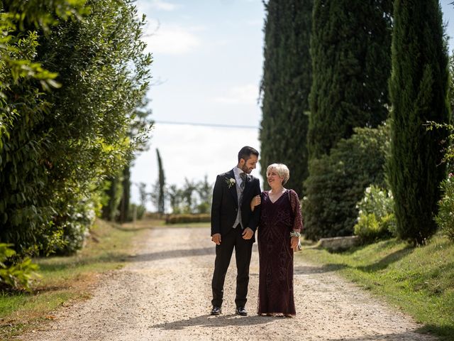 Il matrimonio di Mattia e Laura a Castellina in Chianti, Siena 28