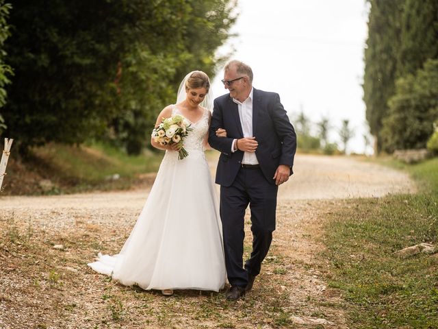 Il matrimonio di Mattia e Laura a Castellina in Chianti, Siena 32