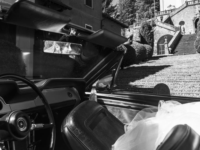 Il matrimonio di Simone e Ilaria a Marchirolo, Varese 23