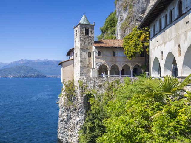 Il matrimonio di Simone e Ilaria a Marchirolo, Varese 40