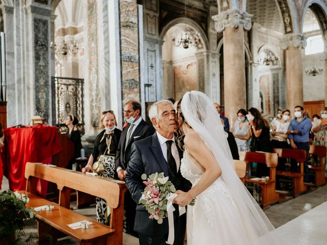 Il matrimonio di Caterina e Daniele a Ostuni, Brindisi 16