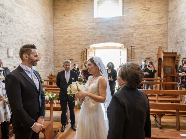 Il matrimonio di Luigi e Clelia a Mosciano Sant&apos;Angelo, Teramo 13