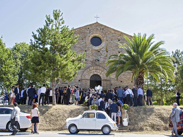 Il matrimonio di Roberto e Cinzia a Montalto delle Marche, Ascoli Piceno 29