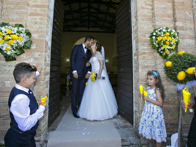 Il matrimonio di Roberto e Cinzia a Montalto delle Marche, Ascoli Piceno 30