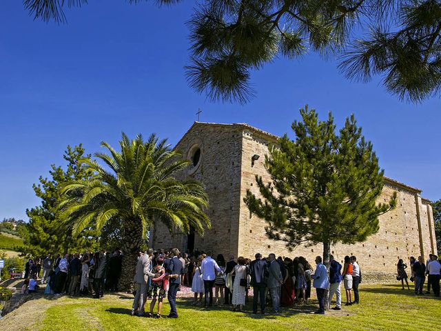 Il matrimonio di Roberto e Cinzia a Montalto delle Marche, Ascoli Piceno 32