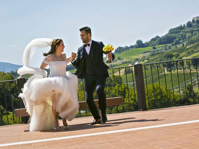 Il matrimonio di Roberto e Cinzia a Montalto delle Marche, Ascoli Piceno 42