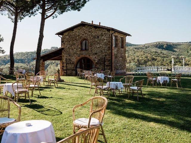 Il matrimonio di Virginia e Massimo a Carmignano, Prato 16