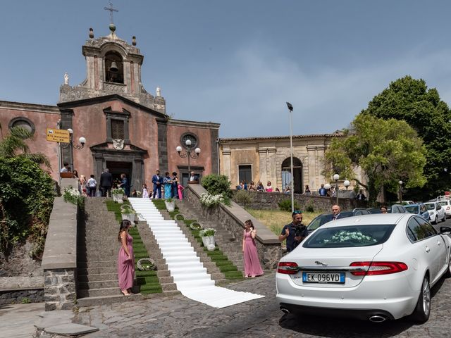 Il matrimonio di Mariaconcetta e Giuseppe a Pedara, Catania 11