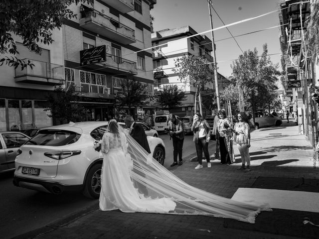 Il matrimonio di Valentina e Crescenzo a Afragola, Napoli 16