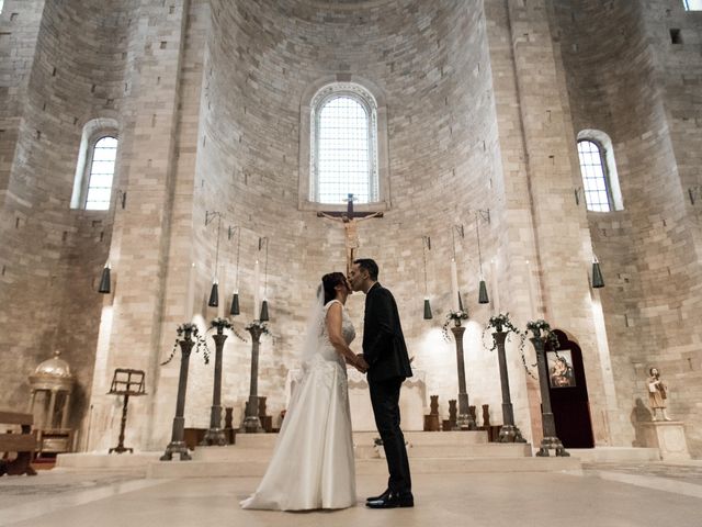 Il matrimonio di Andrea e Deborah a Trani, Bari 14