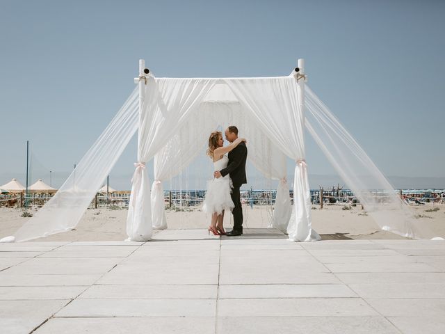 Il matrimonio di Daniele e Silvia a Viareggio, Lucca 33