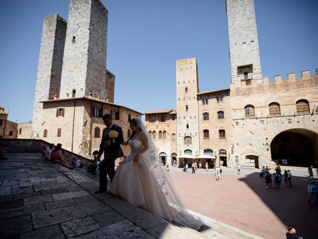 Il matrimonio di Simone e Cristiana a San Gimignano, Siena 9