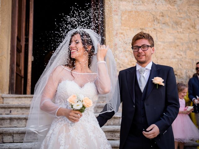 Il matrimonio di Simone e Cristiana a San Gimignano, Siena 15