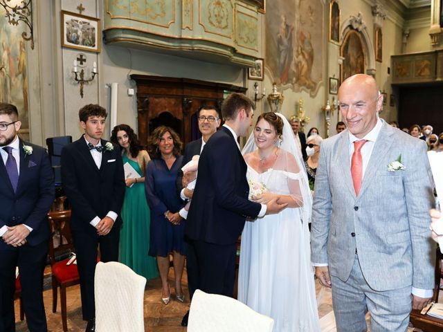Il matrimonio di Luca e Valentina a Montevecchia, Lecco 6