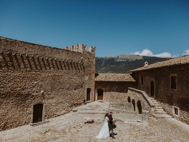 Il matrimonio di Enzo e Roberta a Capestrano, L&apos;Aquila 133