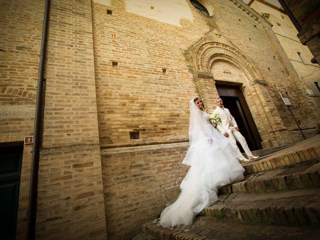 Il matrimonio di Laura e Antonesio a Porto Sant&apos;Elpidio, Fermo 24