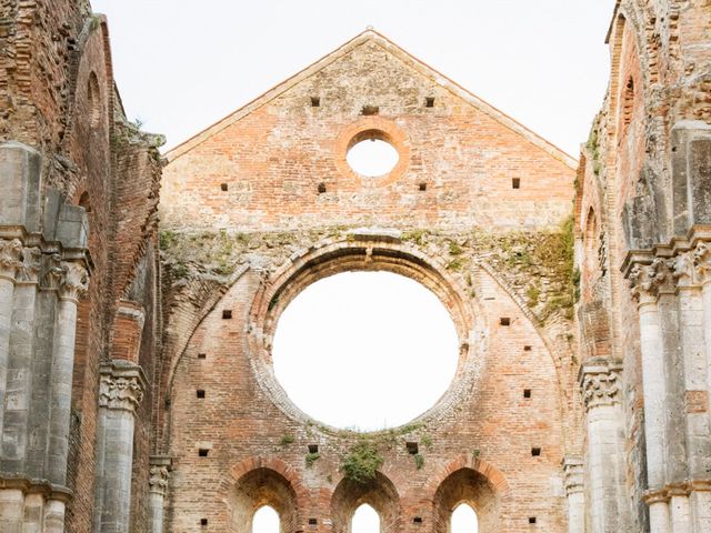 Il matrimonio di Giuseppe e Elena a Chiusdino, Siena 31