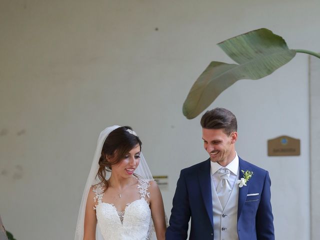 Il matrimonio di Vincenzo e Adriana a Vittoria, Ragusa 14